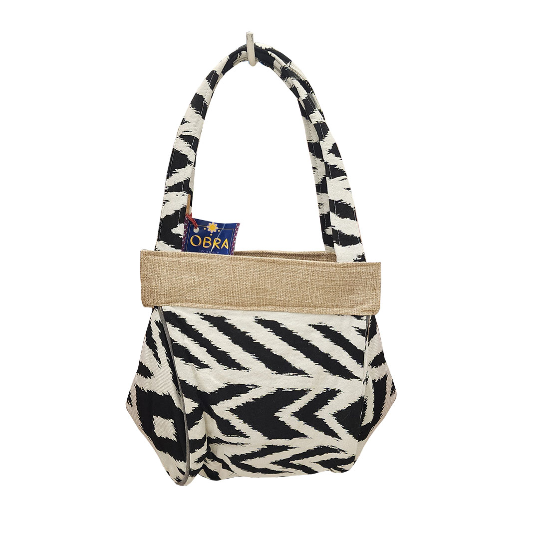 Shop Obra Sisidlan Boat Bag - made of canvas fabric with jute sack strap | Iskaparate